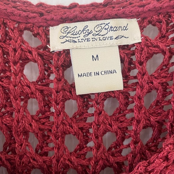 Maroon crochet long sleeve top - Picture 3 of 3